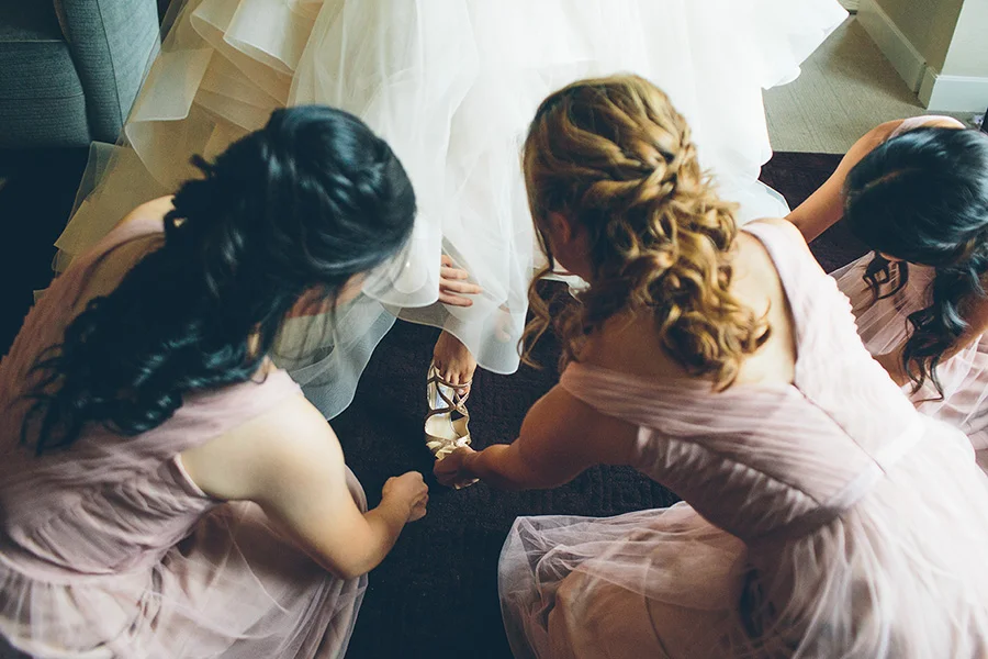 NEW-YORK-CITY-WEDDING-PHOTOGRAPHER-INTIMATE-WEDDING-DOMINICK-HOTEL-SOHO-WEDDING-TRIBECA-WEST-VILLAGE-monique-lhuillier-WEDDING-DRESS-ELOPEMENT-BROOKLYN-PROMENADE-CITYHALL-MANHATTAN-BROOKLYN-WEDDING-PHOTOGRAPHY-LAURENERIC-0021.jpg