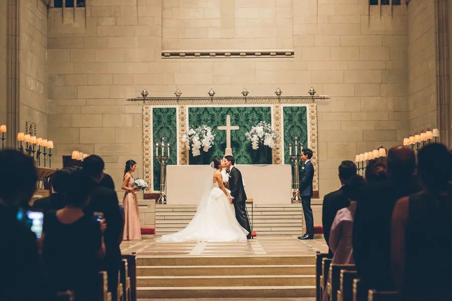 NEW-YORK-CITY-WEDDING-PHOTOGRAPHER-INTIMATE-WEDDING-DOMINICK-HOTEL-SOHO-WEDDING-TRIBECA-WEST-VILLAGE-monique-lhuillier-WEDDING-DRESS-ELOPEMENT-BROOKLYN-PROMENADE-CITYHALL-MANHATTAN-BROOKLYN-WEDDING-PHOTOGRAPHY-LAURENERIC-0036.jpg