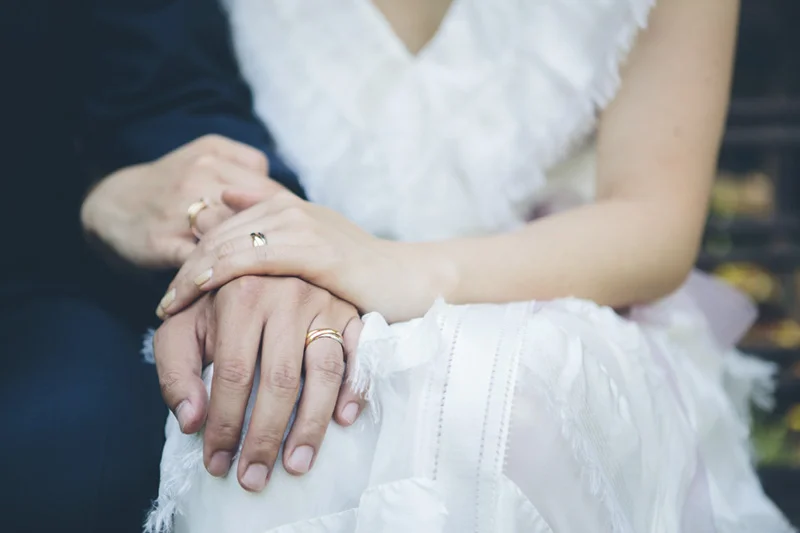 NEW-YORK-CITY-WEDDING-PHOTOGRAPHER-INTIMATE-WEDDING-CENTRAL-PARK-BETHSEDA-FOUNTAIN-CEREMONY-WEST-VILLAGE-JANES-CAROUSEL-ELOPEMENT-NOHO-MUSKETROOM-BROOKLYN-PHOTOGRAPHY-Carolina-HERRERA-WEDDING-DRESS-FLOWER-CROWN-0031.jpg