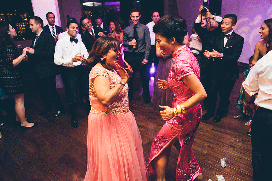 NEW-YORK-CITY-WEDDING-PHOTOGRAPHER-INTIMATE-TRIBECA-ROOFTOP-WEDDING-CENTRAL-PARK-BETHSEDA-FOUNTAIN-ELOPEMENT-NOHO-MUSKETROOM-BROOKLYN-CITYHALL-MANHATTAN-BROOKLYN-WEDDING-PHOTOGRAPHY-BROOKLYN-BRIDGE-PARK-MULTICULTURAL-0043.gif