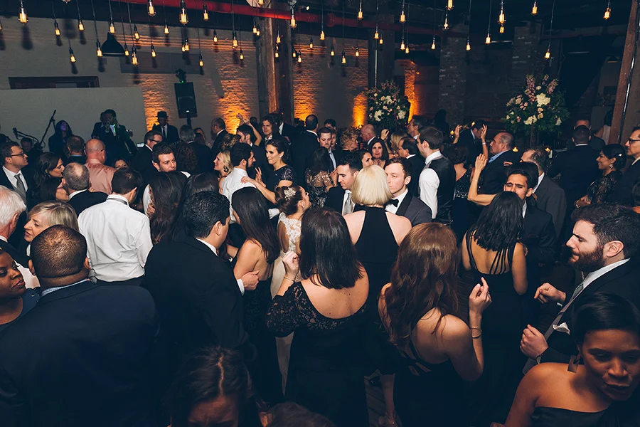 ALEXANDRA-MICHAEL-NYC-WEDDING-LIBERTY-WAREHOUSE-BROOKLYN-RECEPTION-CYNTHIACHUNG-10065.jpg