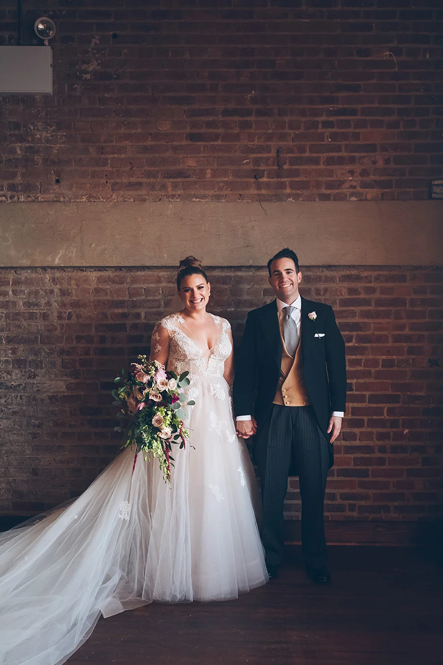 ALEXANDRA-MICHAEL-NYC-WEDDING-LIBERTY-WAREHOUSE-BROOKLYN-BRIDEANDGROOM-CYNTHIACHUNG-0297.jpg