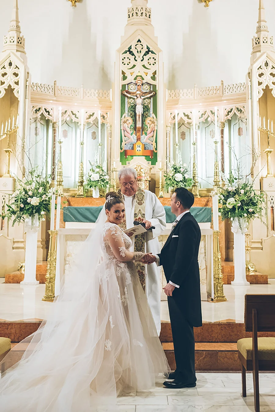 ALEXANDRA-MICHAEL-NYC-WEDDING-LIBERTY-WAREHOUSE-BROOKLYN-CEREMONY-CYNTHIACHUNG-0133.jpg