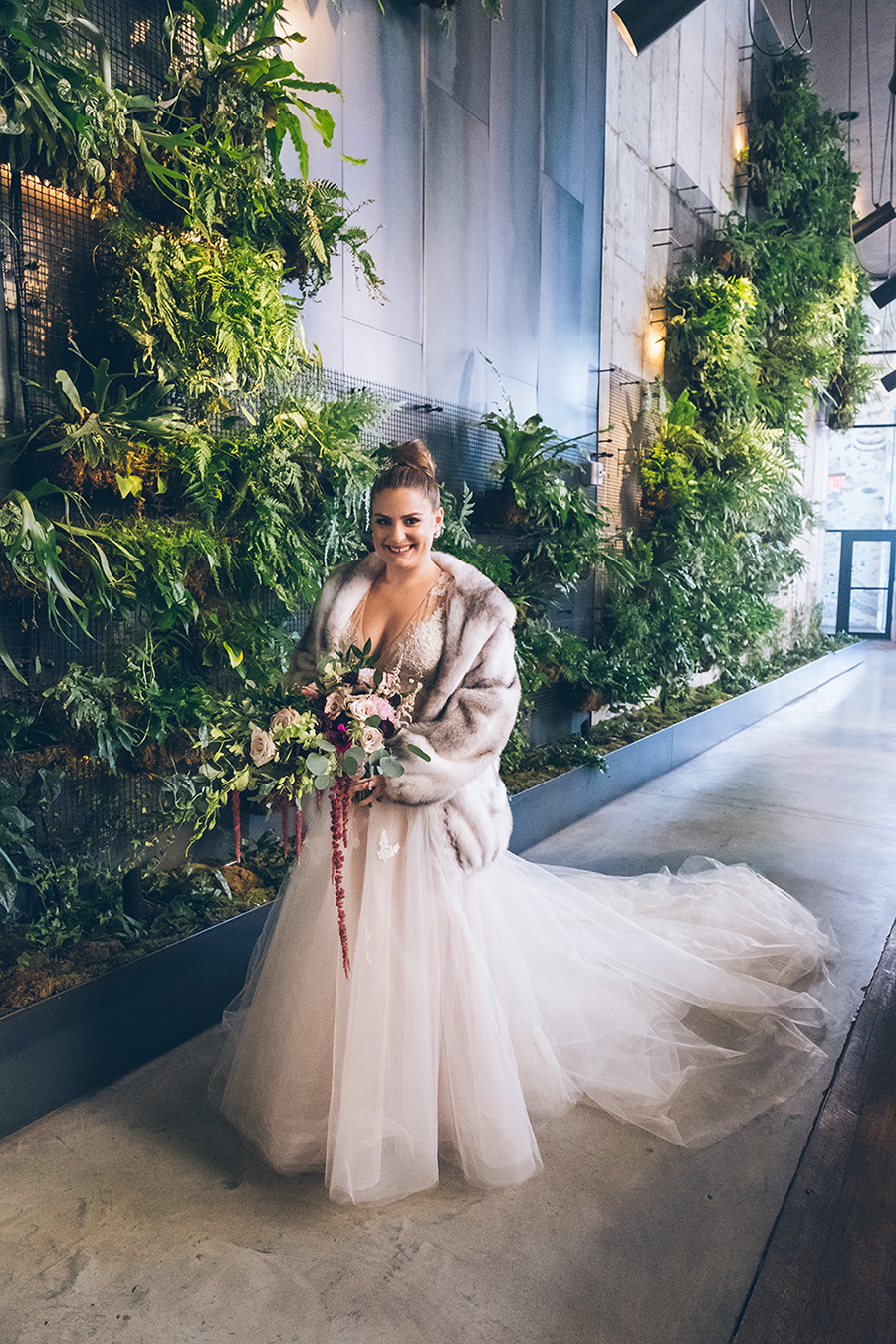 ALEXANDRA-MICHAEL-NYC-WEDDING-LIBERTY-WAREHOUSE-BROOKLYN-PREP-CYNTHIACHUNG-0281.jpg