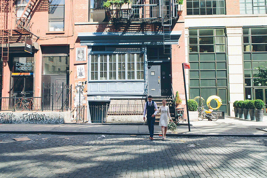 NYC-WEDDING-PHOTOGRAPHER-NY-CITYHALL-DESTINATION-ELOPEMENT-INTIMATE-WEDDING-CENTRAL-PARK-BROOKLYN-WEDDING-WILLIAMSBURG-SOHO-CHELSEA-THE-HIGH-LINE-069.gif