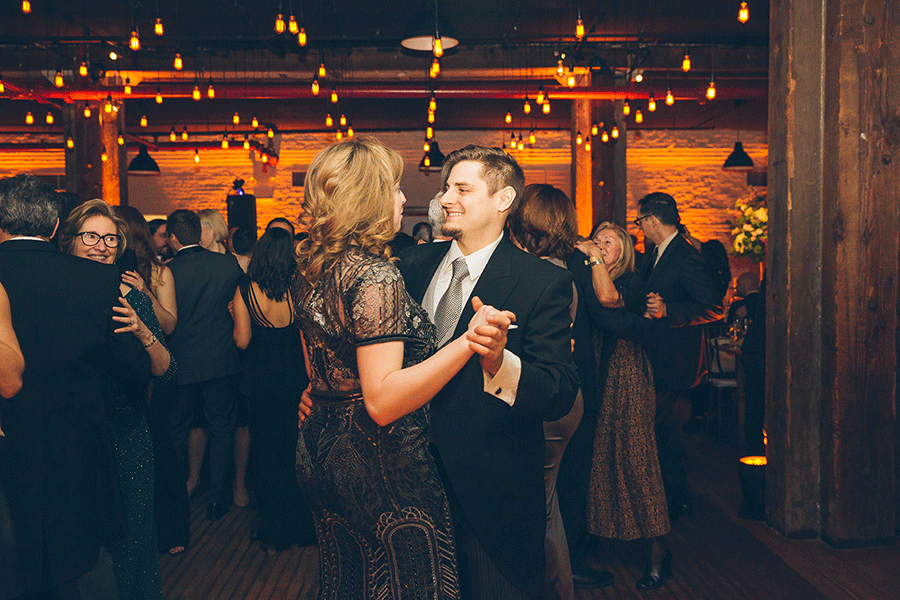 ALEXANDRA-MICHAEL-NYC-WEDDING-LIBERTY-WAREHOUSE-BROOKLYN-GIFS-CYNTHIACHUNG-0038.gif