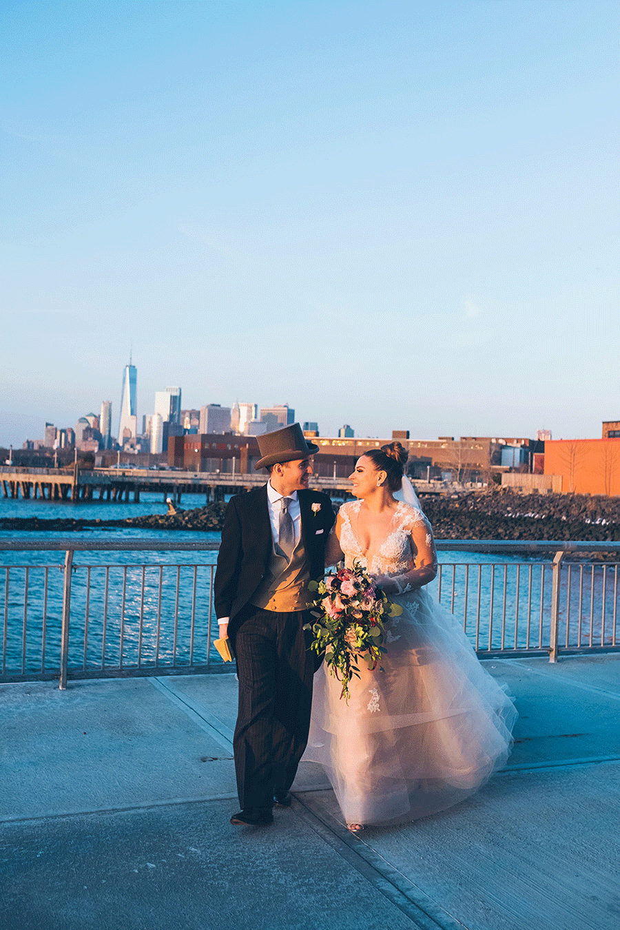 ALEXANDRA-MICHAEL-NYC-WEDDING-LIBERTY-WAREHOUSE-BROOKLYN-GIFS-CYNTHIACHUNG-0029.gif