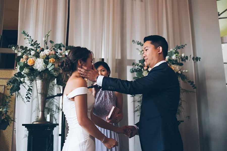 LIN-JOEY-NYC-WEDDING-METROPOLITANBUILDING-CEREMONY-CYNTHIACHUNG-0137.jpg