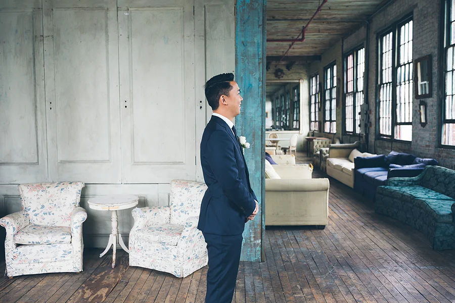 LIN-JOEY-NYC-WEDDING-METROPOLITANBUILDING-FIRSTLOOK-CYNTHIACHUNG-0001.jpg