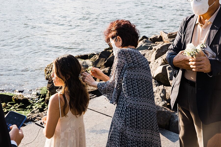 NYC-BROOKLYN-BRIDGE-PARK-DUMB0ELOPEMENT-INTIMATE-WEDDING-CEREMONY-CONBON-0008.jpg