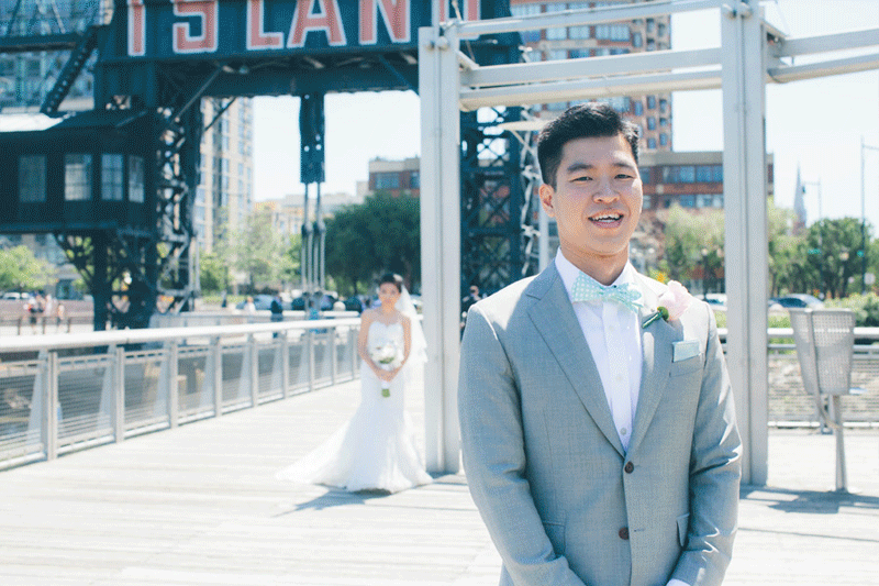 NEW-YORK-CITY-WEDDING-PHOTOGRAPHER-BROOKLYN-CENTRAL-PARK-ENGAGEMENT-PHOTOGRAPHY-CYNTHIACHUNG-WEDDING-FIRST-LOOK-0004.gif