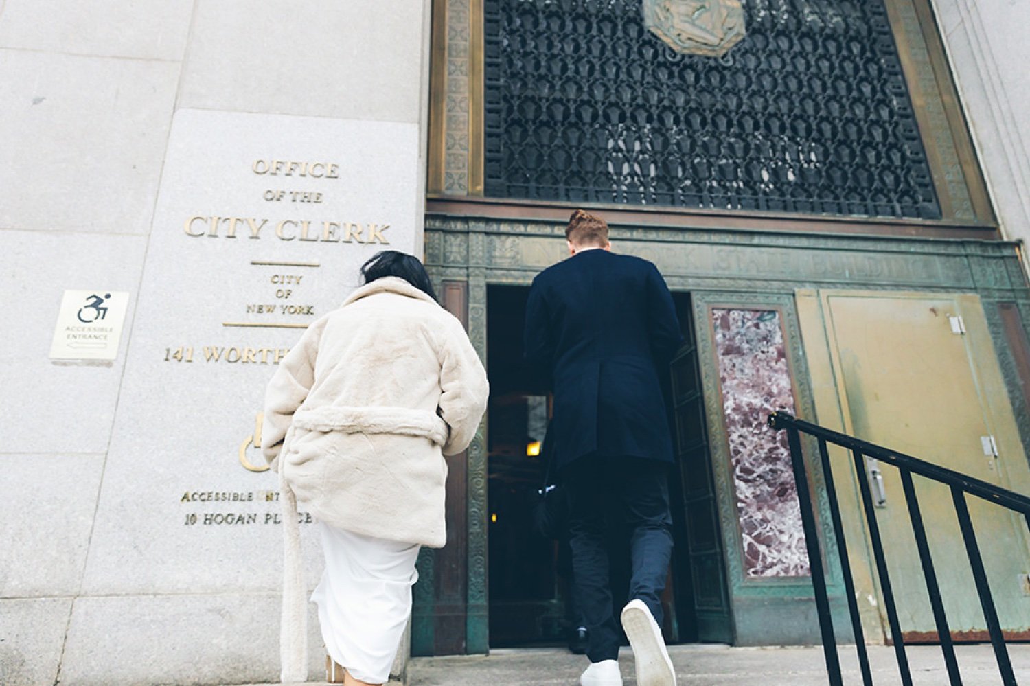 29_NEW-YORK-CITY-ELOPEMENT-BROOKLYN-URBAN-STYLE-WEDDING-WILLIAM-VALE-HOTEL-CITYHALL-DOMINO-PARK-EAST-RIVER-PARK-BRIDE-0387.jpg