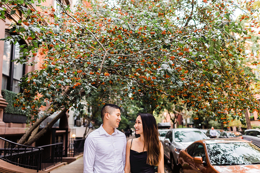 NYC-WEST-VILLAGE-ENGAGEMENT-PHOTOS-PHOTOGRAPHER-WEDDING-ELOPEMENT-PHOTOGRAPHY-0016.gif