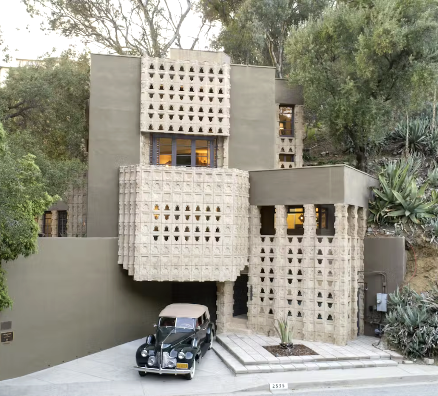 From rate buydowns to premium appliances, here are 14 seller incentives that actually work in Los Feliz, plus when each one makes sense.