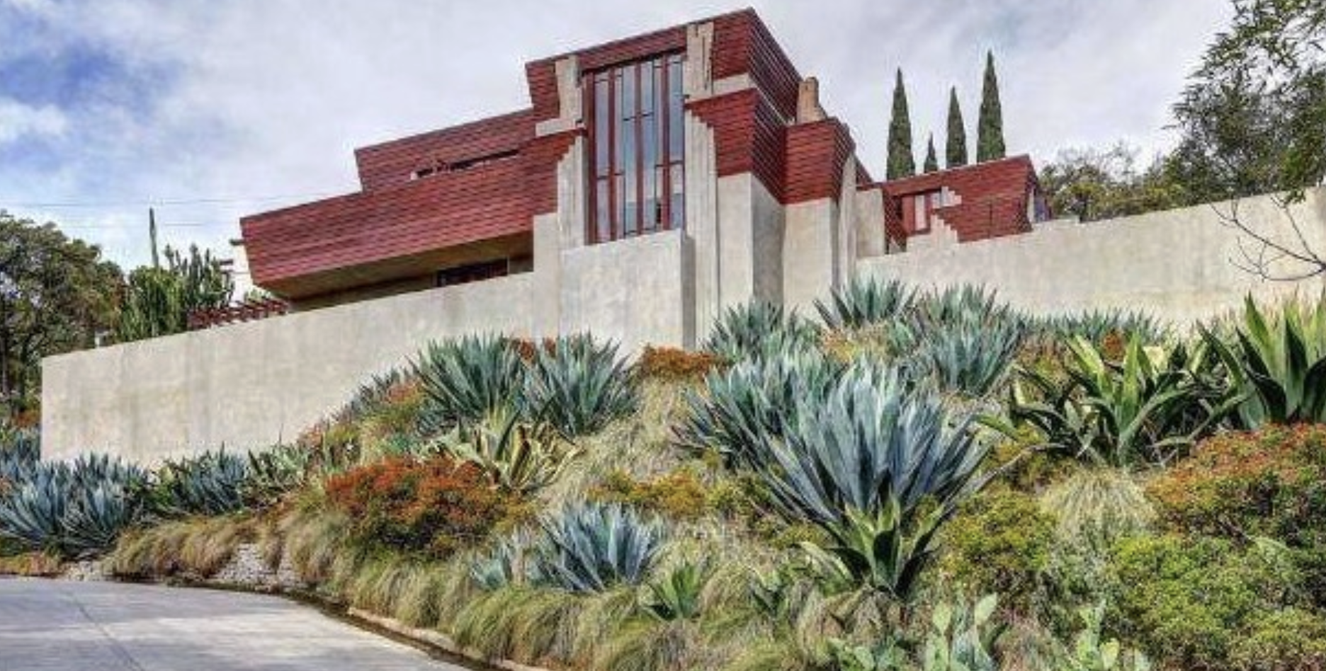 Architectural home in The Oaks, Los Feliz, Los Angeles
