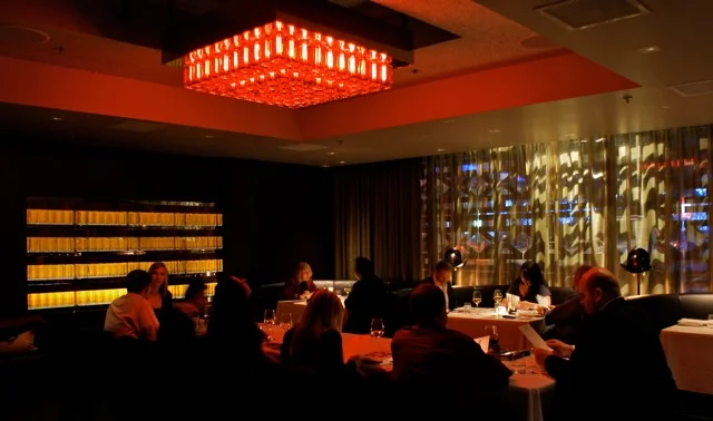 Sangrediningroom.jpg