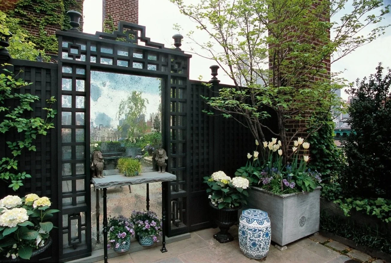 BI%2C+nyc+landscape+garden+design+build+install+maintenance+high+end+outdoor+space+mirror+urn+seasonal+planting.jpg