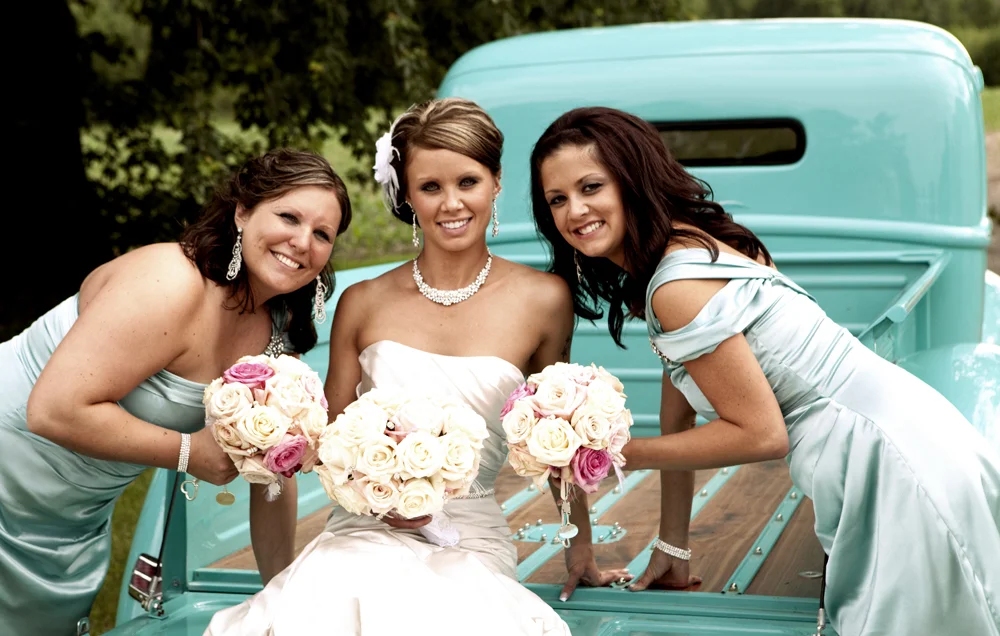Beautiful summer wedding at Panola Valley Garden in Lindstrom, MN. 