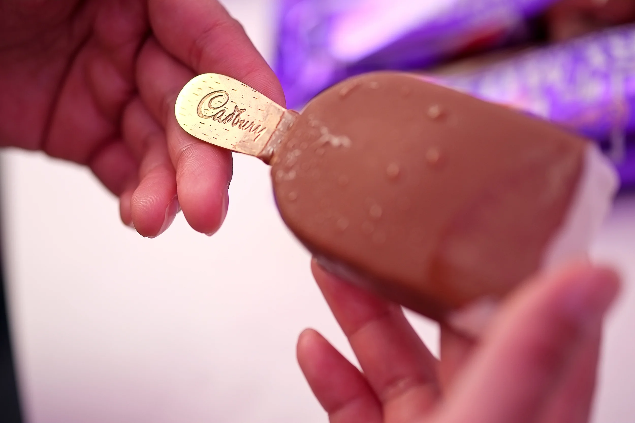 CADBURY GOLDEN LOLLY STICK 2012:3.jpg