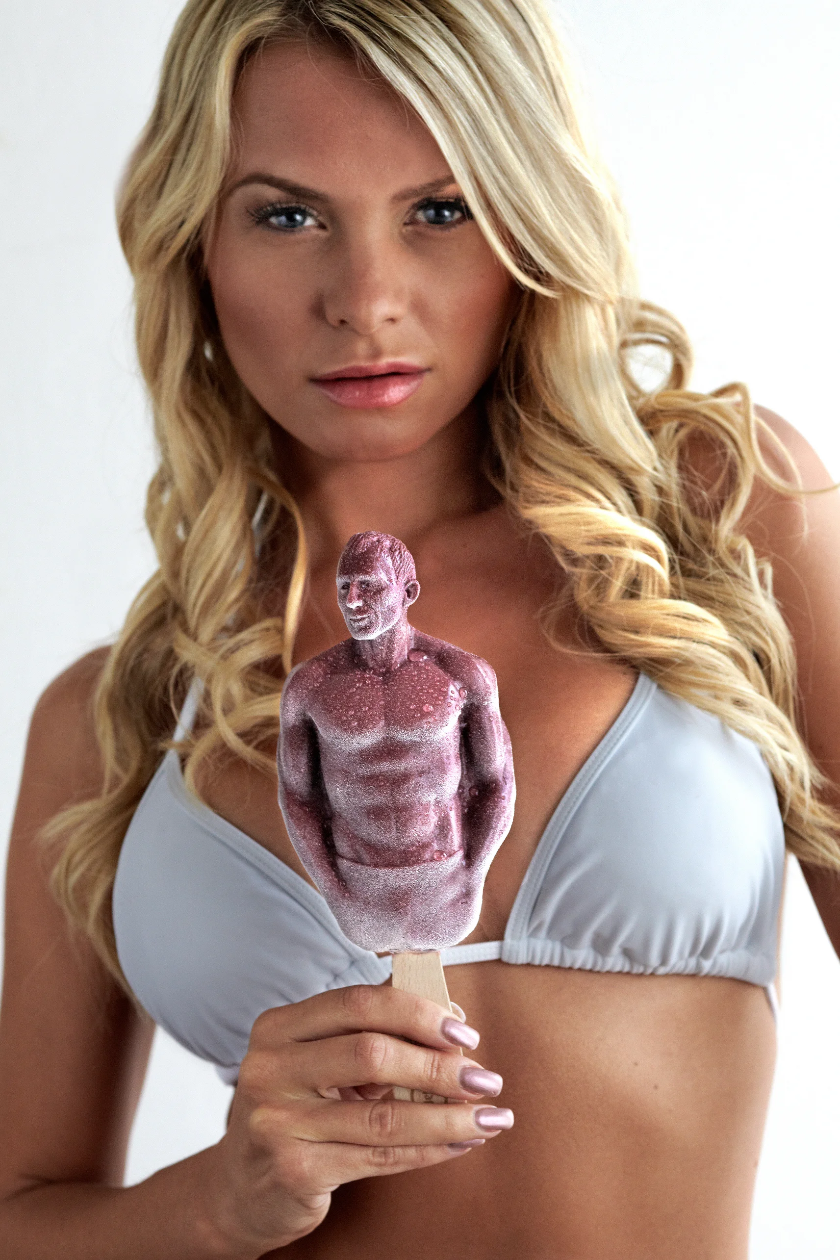 DANIEL CRAIG ICE LOLLY, 2009:2.jpg