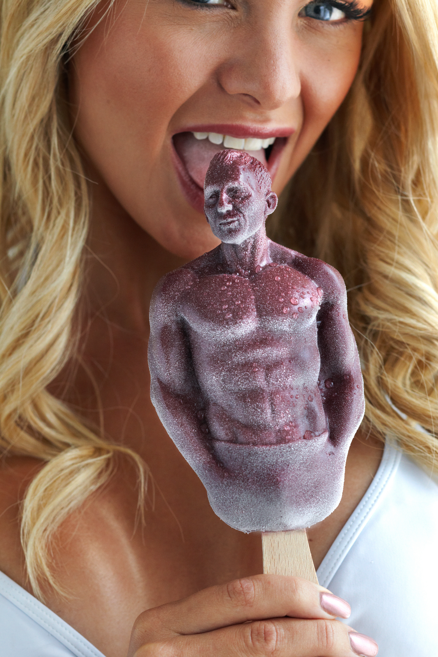 DANIEL CRAIG ICE LOLLY, DEL MONTE, 2009.jpg