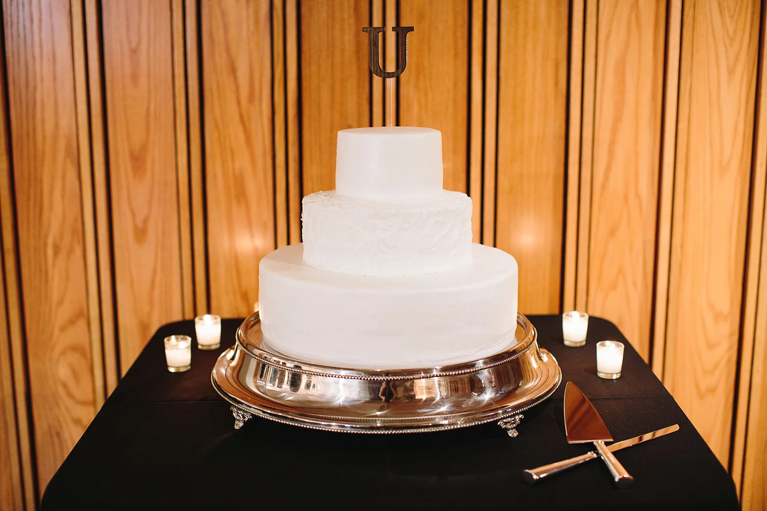 clean and modern white wedding cake