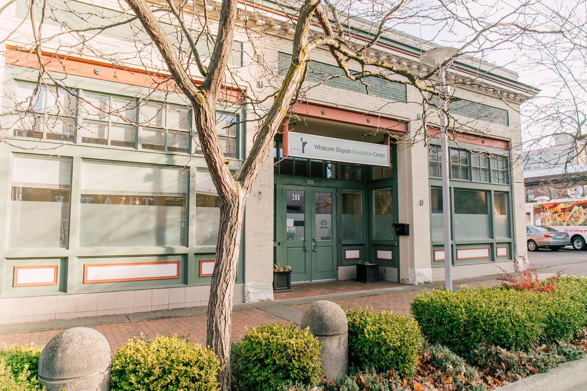 Edificio del Centro de Resolución de Disputas Whatcom en el centro de Bellingham