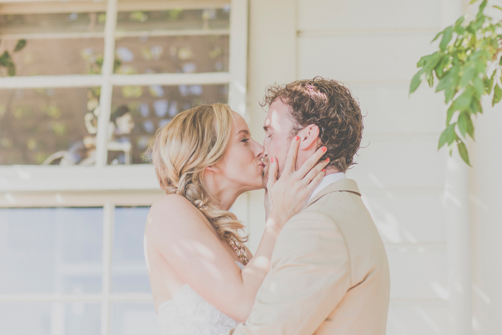 Nelson wedding at Neudorf Vineyards. Wedding photography by Jenny Siaosi.