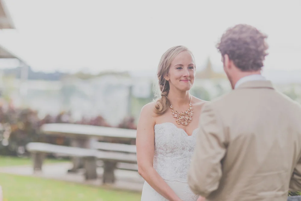 Nelson wedding at Neudorf Vineyards. Wedding photography by Jenny Siaosi.