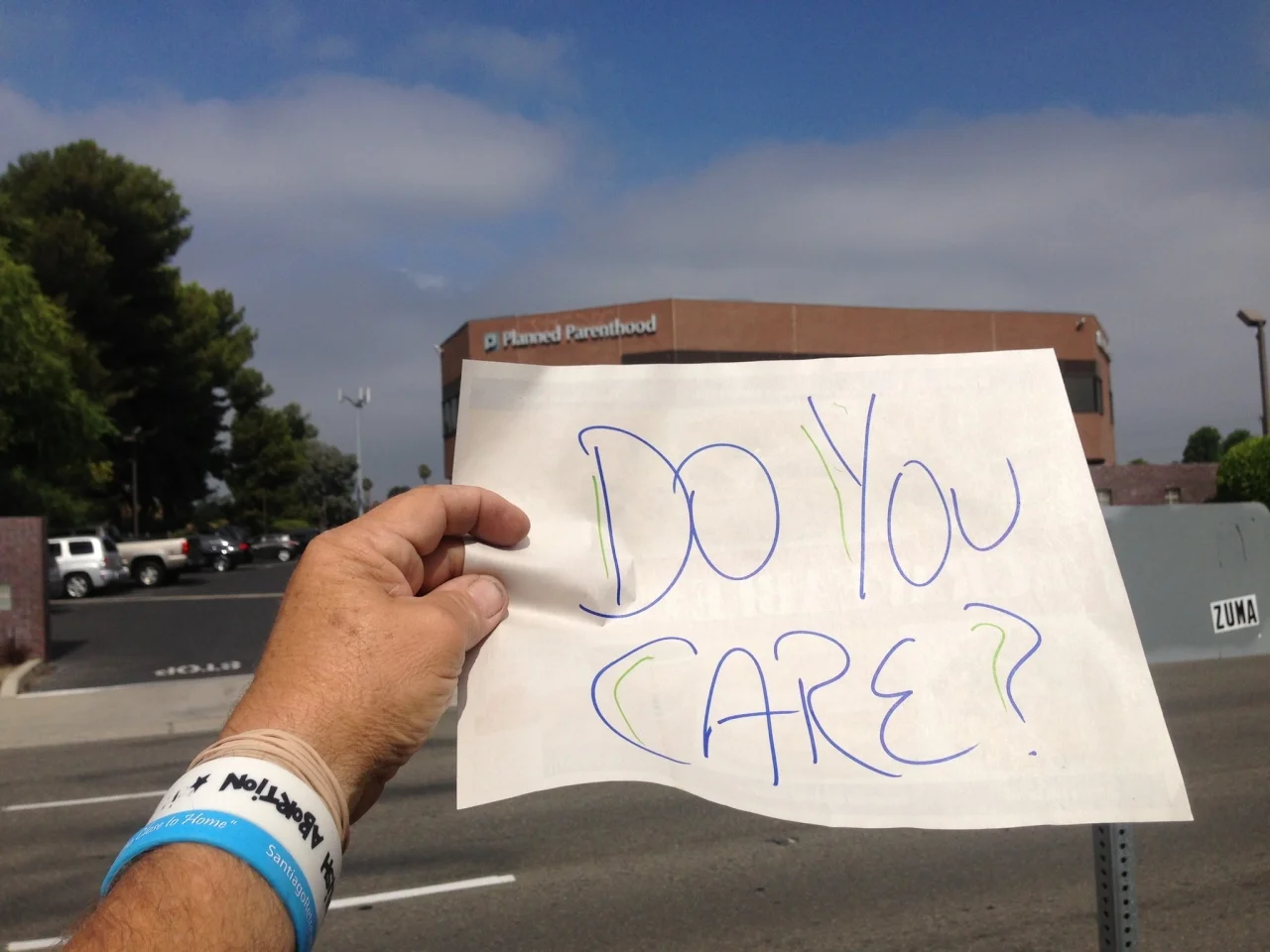 Len, Anaheim, CA: Does SoCal know its mothers go to #ABQ to get abortions up to birth?