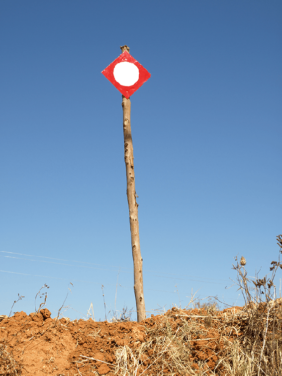 ©CChorus_BLANK SIGNS_3.png