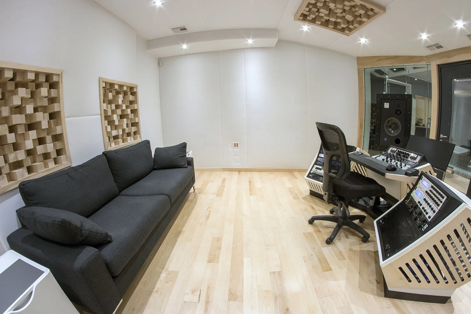   WE HAVE HELPED THOUSANDS OF ARTISTS JUST LIKE YOU.    START A PROJECT  