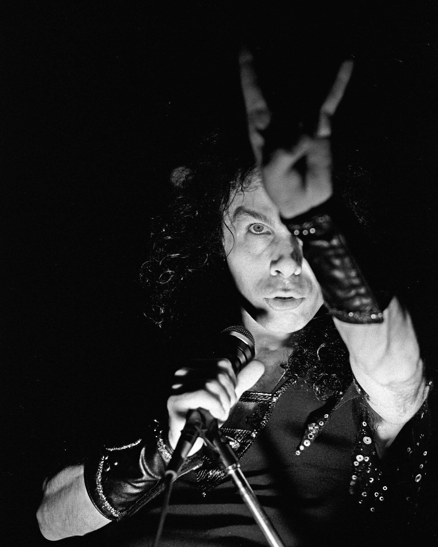 &ldquo;There's perfect harmony
In the rising and the falling of the sea
And as we sail along
I never fail to be astounded by
The things we'll do for promises
And a song.&rdquo;

Thank you @_ronniejamesdio 🤘