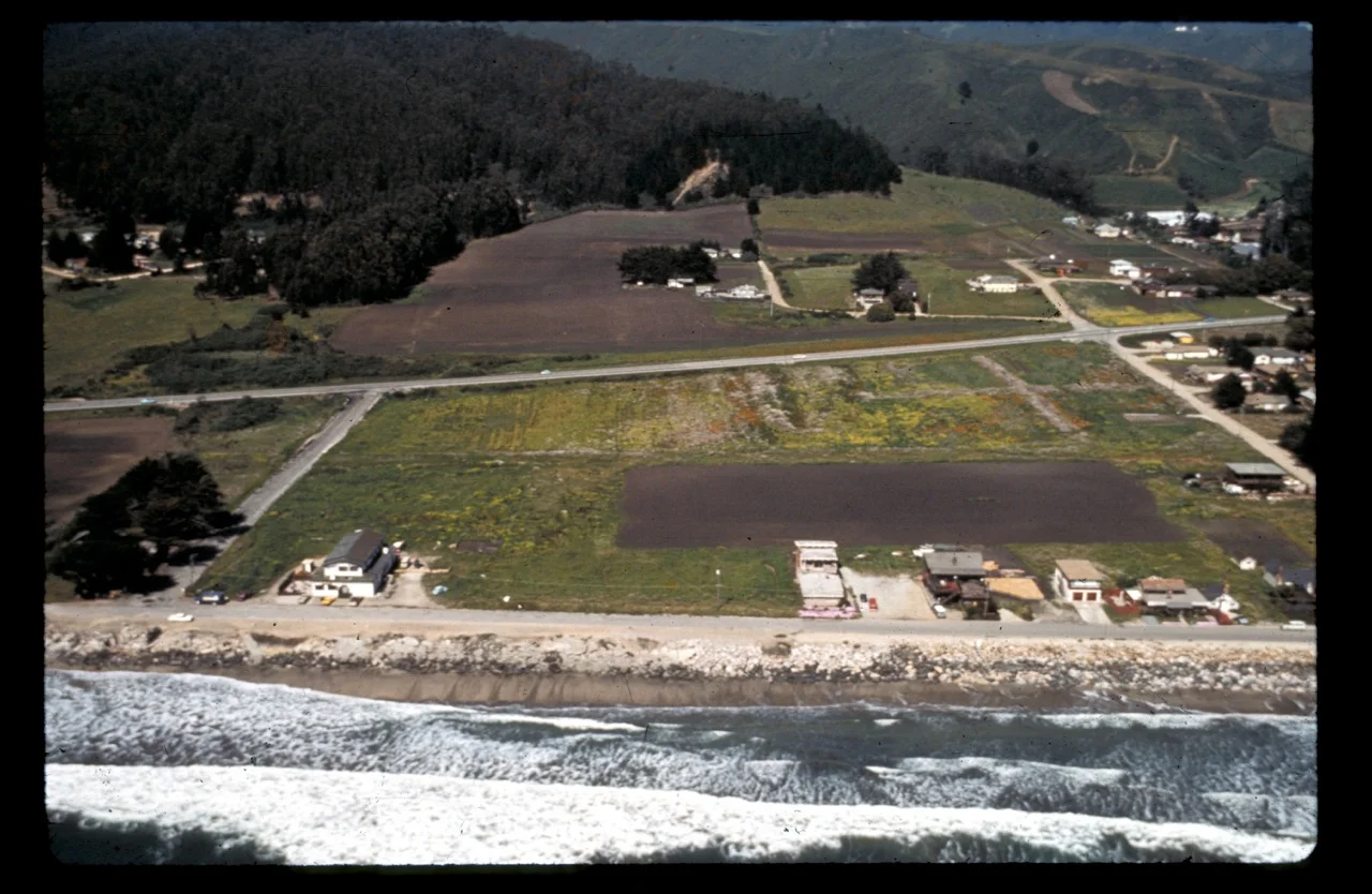 Pillar Point Harbor 1972 - 20.jpg