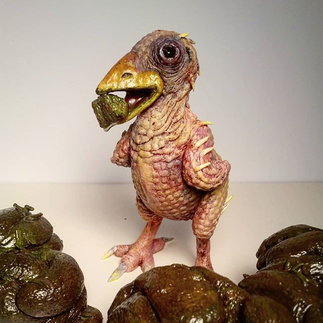 Just finishing this little guy, happy paddy's day everybody💚😄💩
.
.
.
.
.
#stpatricksday #post #sculpture #contemporaryart #horseandsparrow #trickledowneconomics #birdsofinstagram #eatshit #bird #saturdaynight #daily #instagood