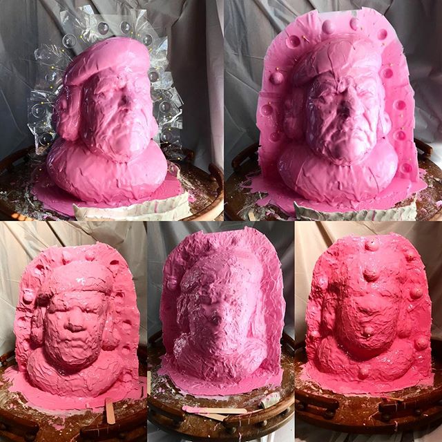 Done with the rubber! Time to get plastered😜
. .
.
.
.#moldmaking #silicone #smoothon #sculptor #sculpture # process #wip #inprogress #contemporaryart #contemporaryartist #portrait #moldmaker #forhire #instagood #instadaily #instadaily