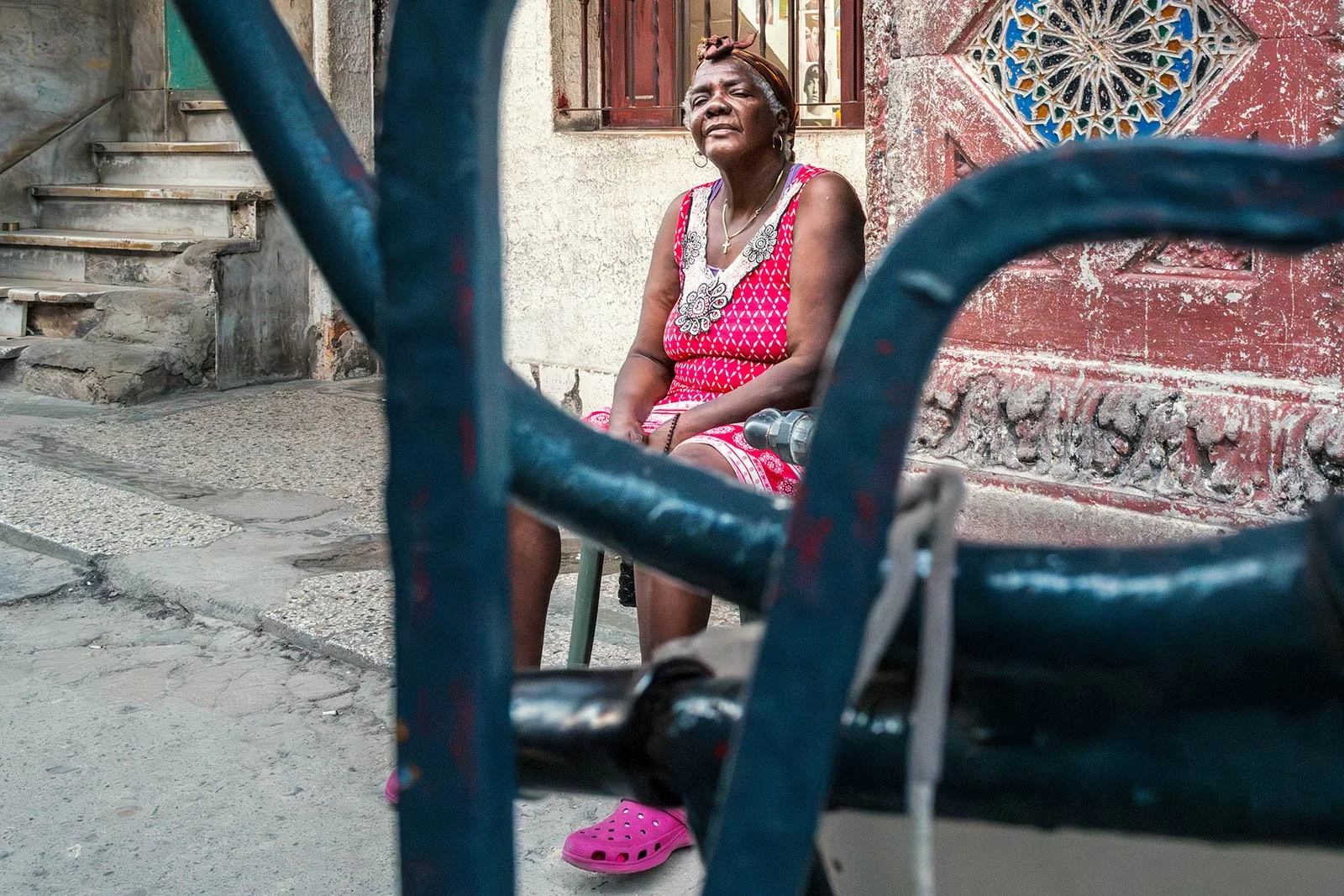 Miami photographer, Kameron Brothers, captures a portrait of a woman in Old Havana Cuba