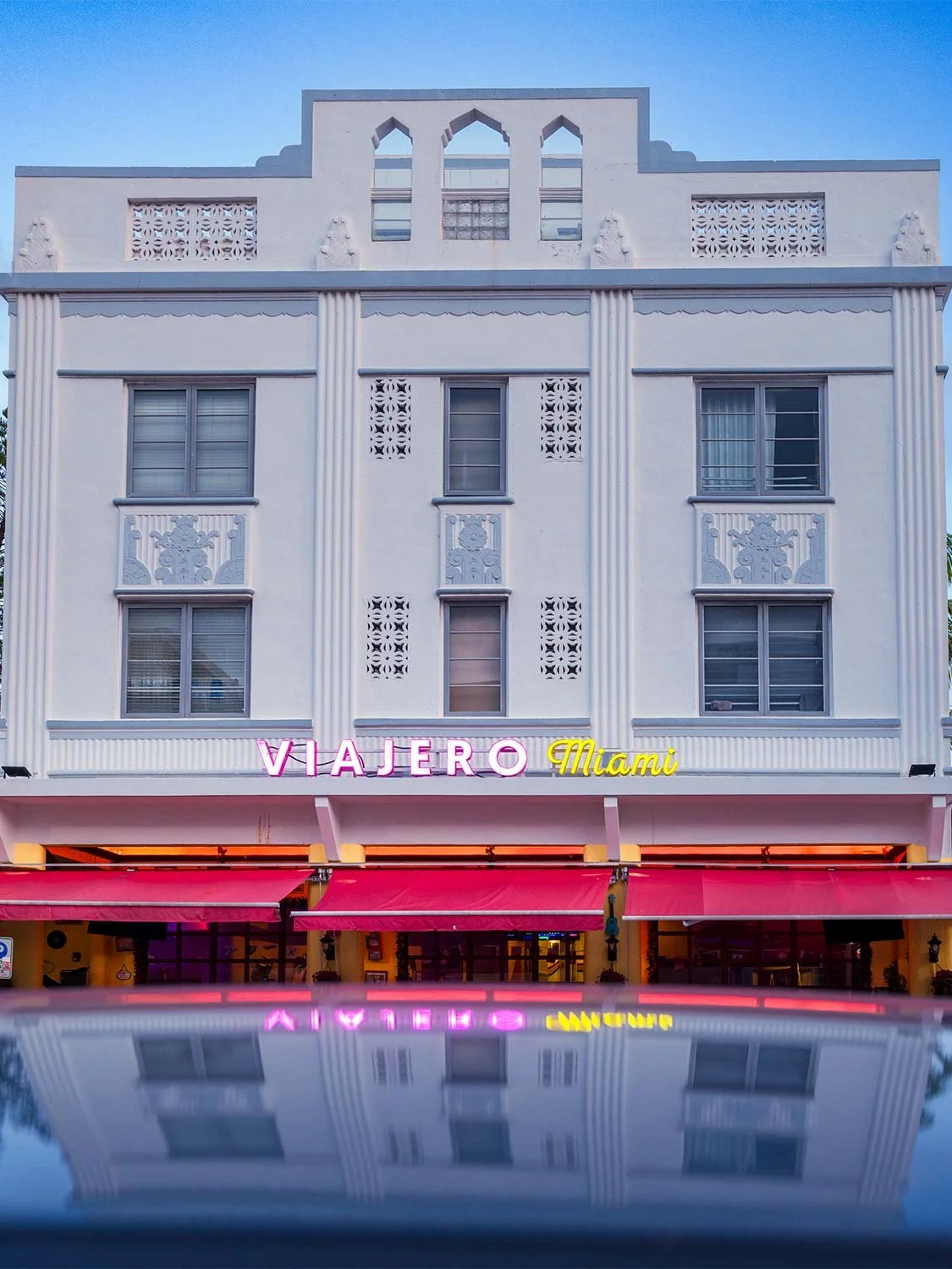 Viajero Miami South Beach boutique hotel Art Deco architecture neon sign twilight