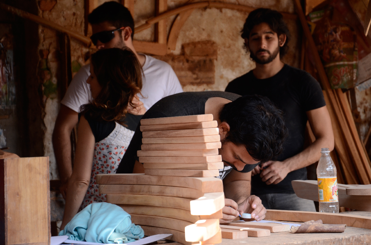 Gerardo about to put his pieces toguether.