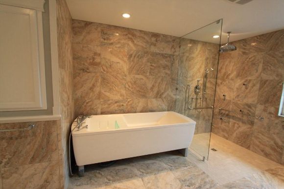 Hydraulic Tub and Level Entry Shower