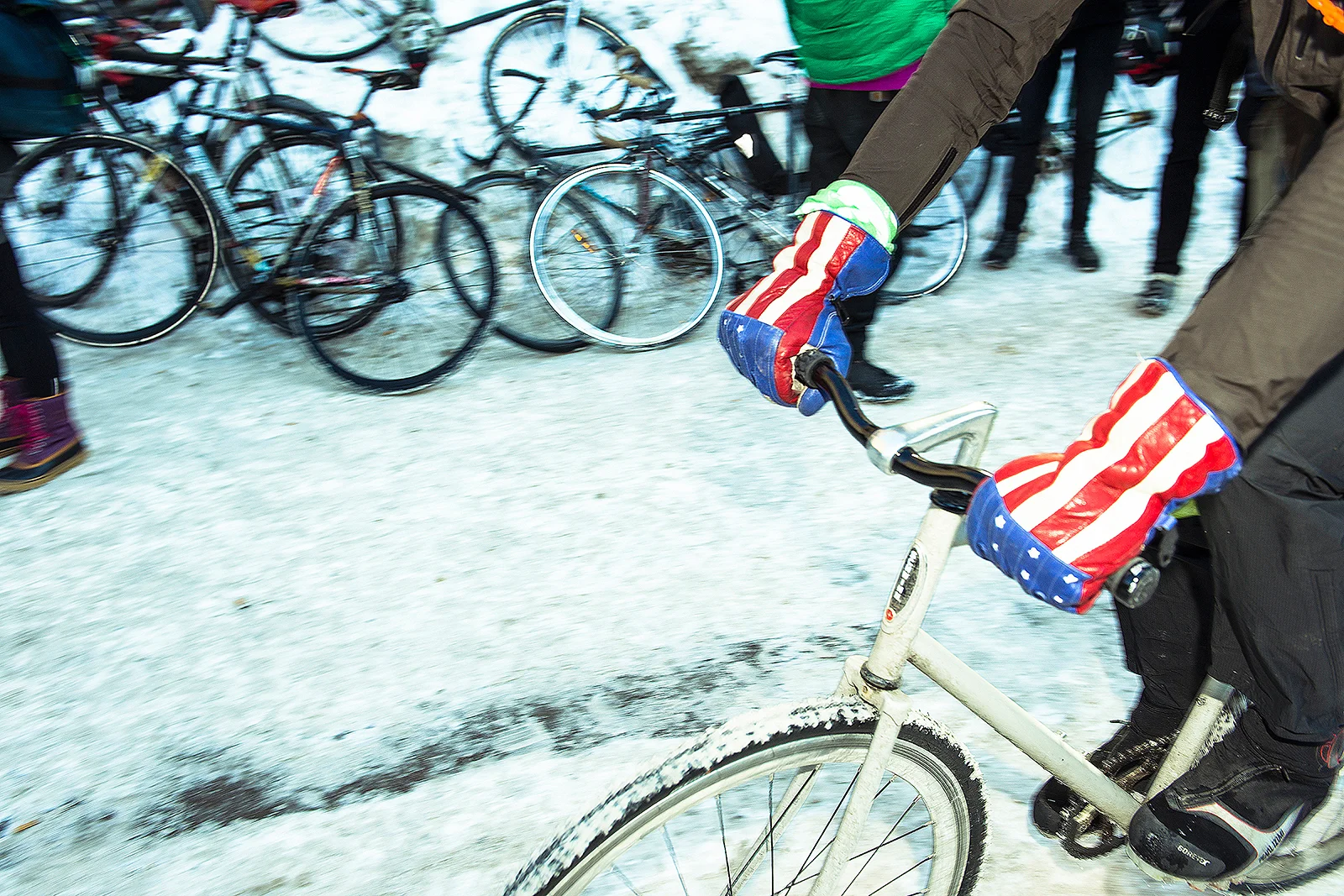 usa_gloves.jpg
