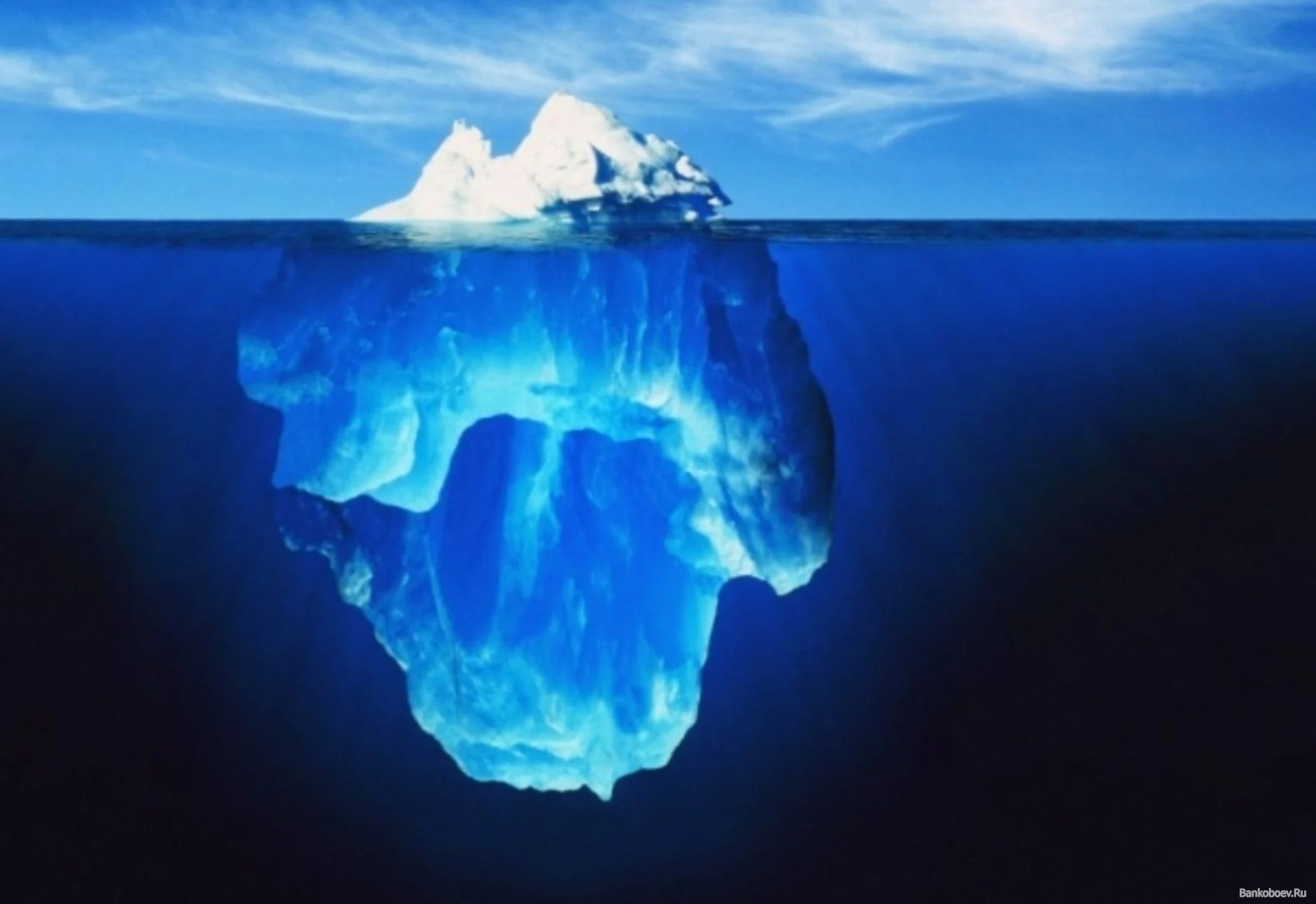 iceberg-floating-in-the-ocean-255162.jpg
