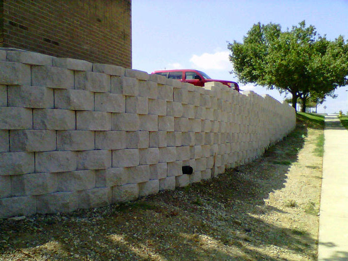 wall1-700.jpg
