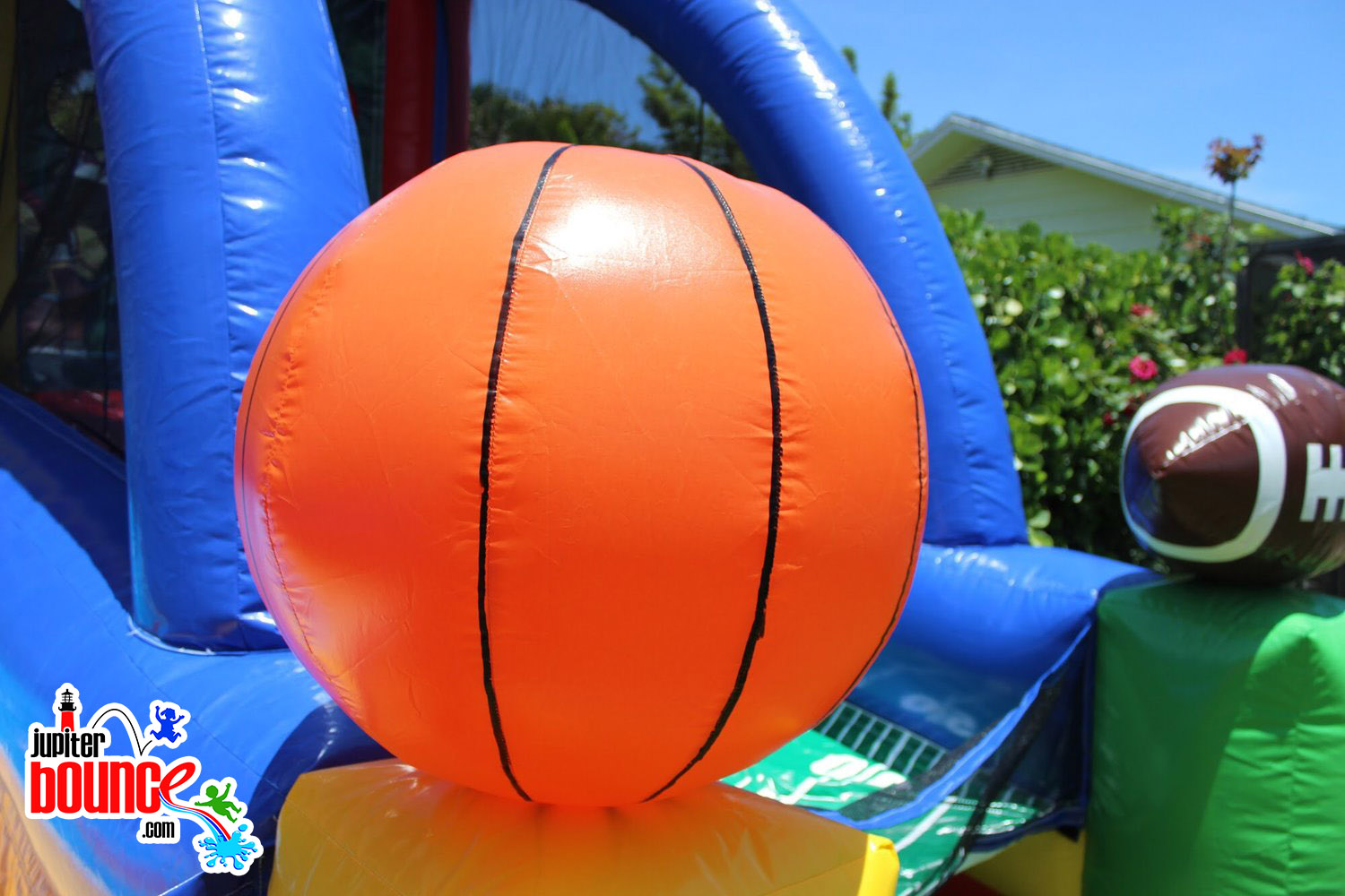sportsgame-jupiterbuncehouserental-westpalminflatables-photobooth-royalpalm-hobesound.jpg