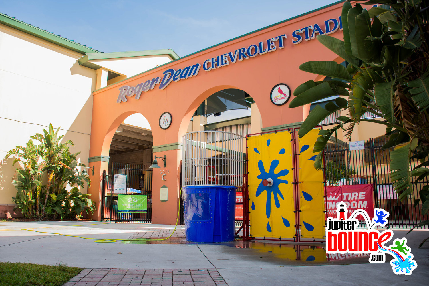dunktank-partyrental-wellingotn-royalpalmbeach-palmsprings-boyntonbeachballoonartist-facepainting.jpg