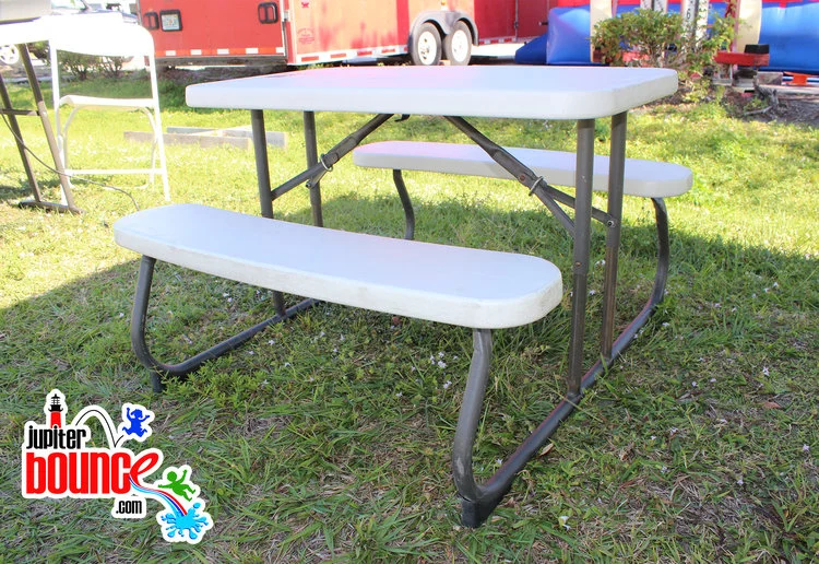 picnictable-kidstable-jupiterpartyplanning-hypoluxo-palmbeach-hulafrog-macaronikid-lantana.jpg
