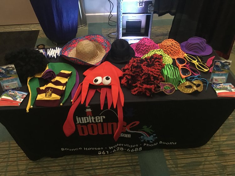 photobooth-palmbeach-jupiterbouncehouserental-weddingentertainment-friendlystaff.jpg