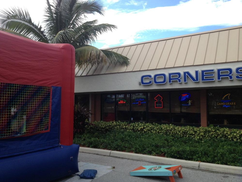 jupiterbouncehouse-warterslidewellington-palmbeachiosland-stuart-hobesound.jpg