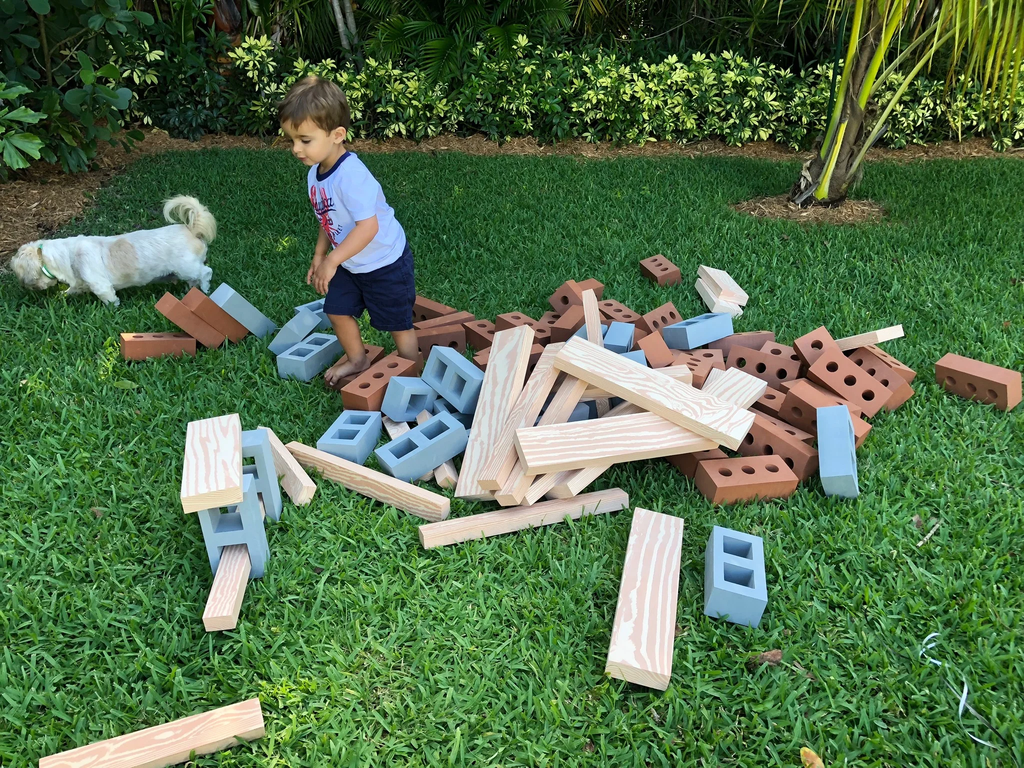 foamconstructionset-jupiterbounce-palmbeachgardenspartyrental-westpalmwatersliderentals-photobooth-stiltwalker.jpg