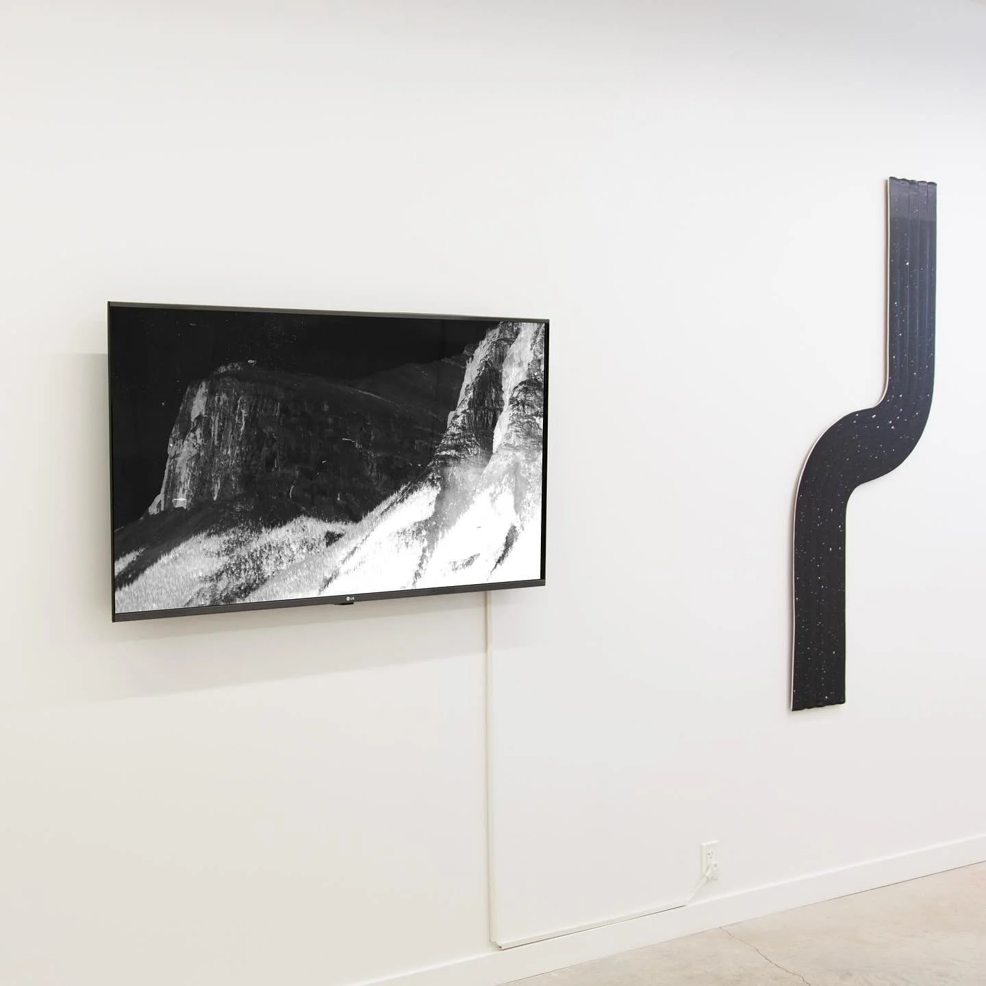 The Image in the Stone, 6 min, 16mm film to 2k video, 2024 
◼️
also pictured, Andromeda by Robert Davidovitz
◼️ Part of The Haptics of Optics, curated by Jessica Thalmann. Featuring work by Eva Kolcze, Robert Davidovitz, and Colleen McCarten ◼️ I wil